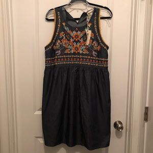 Savannah Jane sleeveless embroidered dress